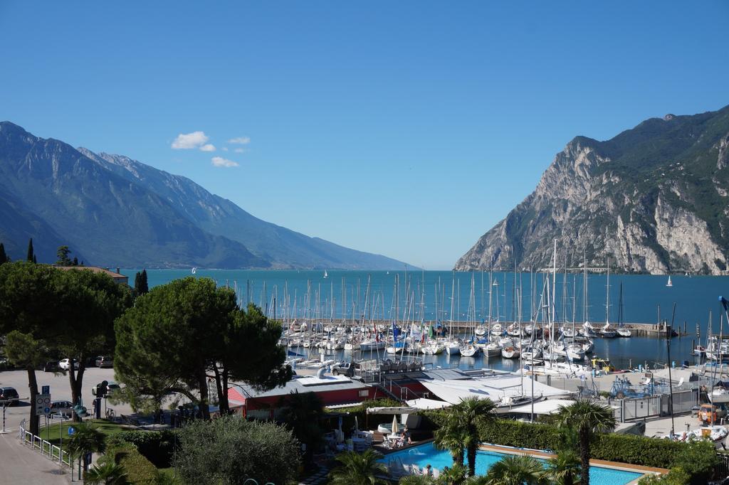 Hotel Riviera Riva del Garda Exterior foto