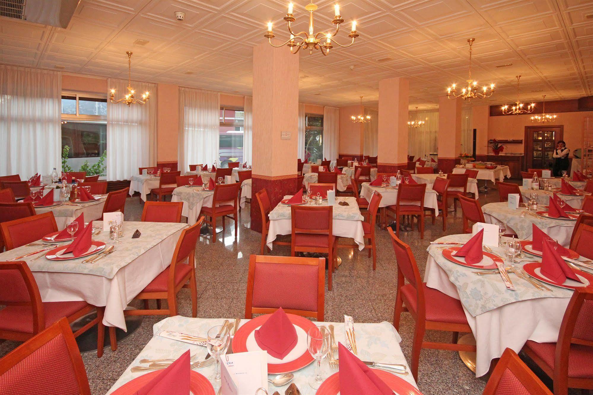 Hotel Riviera Riva del Garda Exterior foto